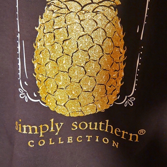 NWT Women's medium black with gold pineapples Simply Southern long sleeve tee - Picture 7 of 7
